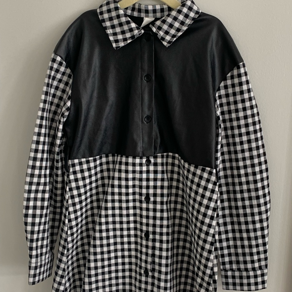 Checker black and white top